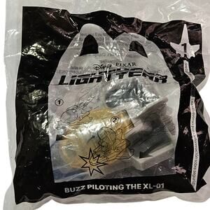 2022 Disney Pixar Light Year1 Buzz Piloting the XL 01 New in Package